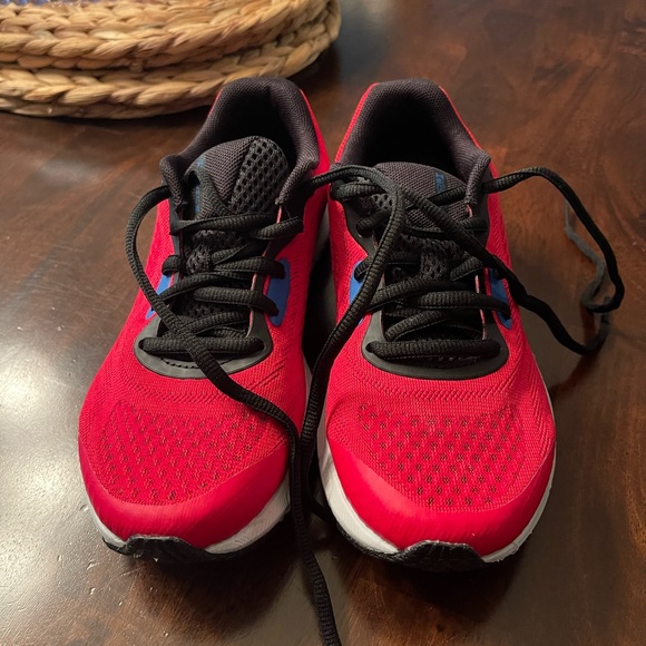 Boys UA Sneakers - Picture 2 of 4